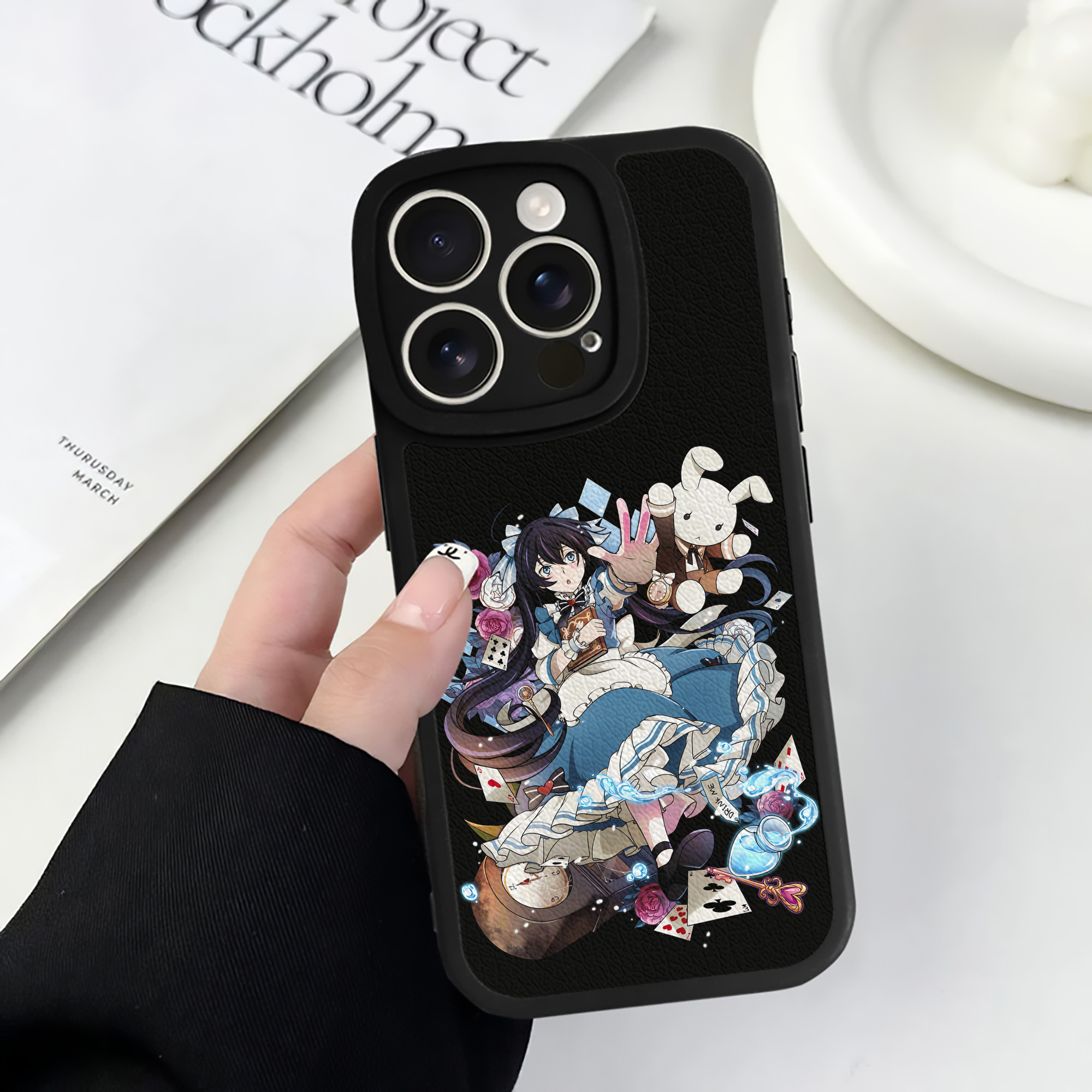 （画像用） 文豪ストレイドッグス Bungo Stray Dogs 【iPhone 16シリーズ対応】シリコンスマホケース（レザー調） 材質：シリコン
